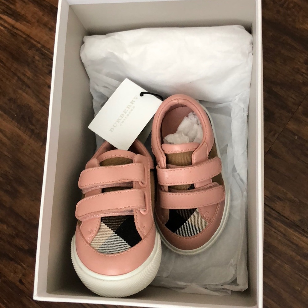 Baby girl Burberry sneakers